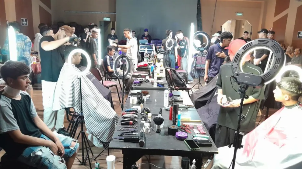 Se realizó la "Batalla Barber Fest" a beneficio de comedor solidario