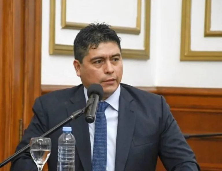 La provincia de Santa Cruz paga los sueldos estatales de manera desdoblada