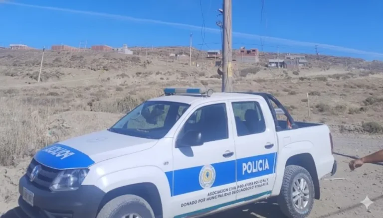 Una policía fue mordida por un perro en plena persecución tras robo