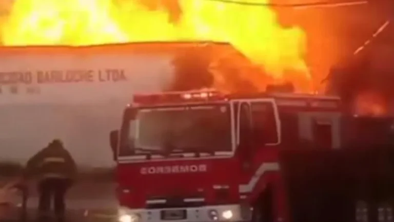 Bariloche: importante incendio en la Usina Pechón