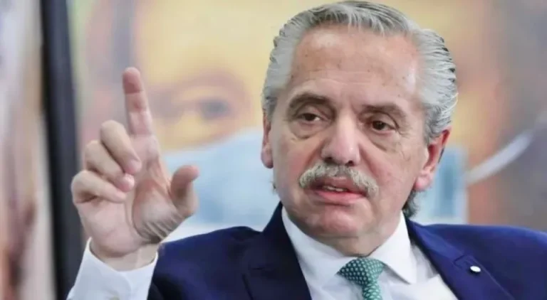 Alberto Fernández, procesado en la causa de los seguros