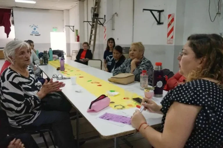 La municipalidad de Rawson realizó una jornada de sensibilización sobre violencia de género para las personas mayores
