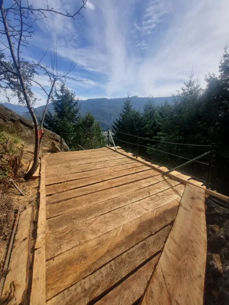 Finalizó el armado del Mirador de la Virgen del Currumahuida