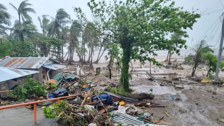 El supertifón Fung-Wong arrasó Filipinas y dejó al menos dos muertos