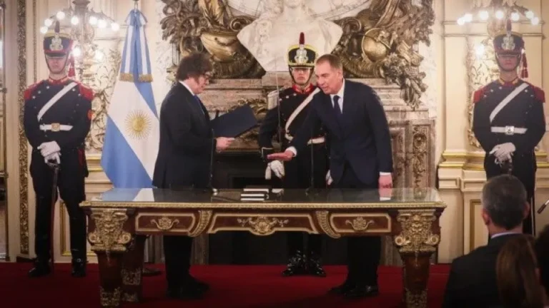 Milei tomó juramento a Santilli como ministro del Interior en medio de encuentros con líderes provinciales