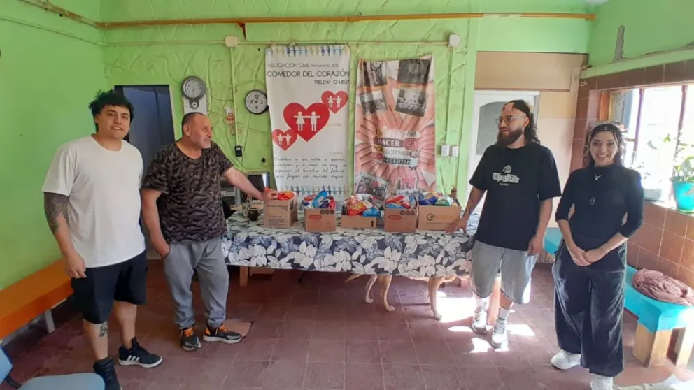 Barberos entregaron donación al Comedor del Corazón 