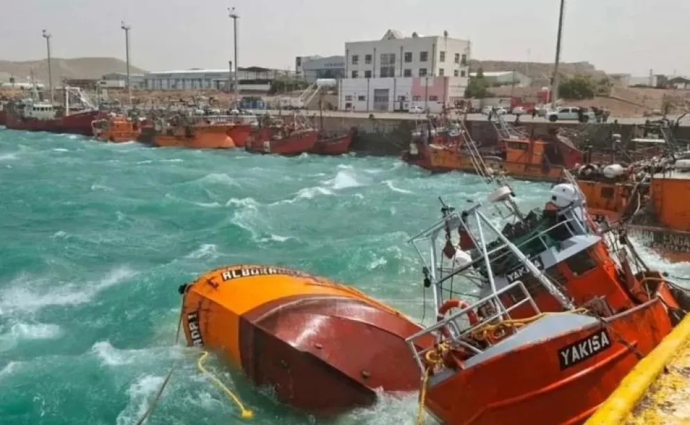 Reflotarán los tres barcos hundidos por el temporal en Santa Cruz
