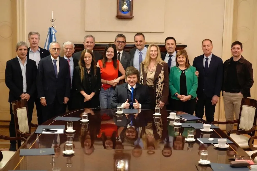 Javier Milei encabezó su primera reunión de Gabinete con los nuevos ministros