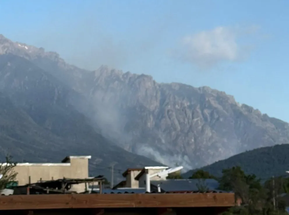 Incendio en El Pedregoso: 60 hectáreas afectadas y operativo ampliado