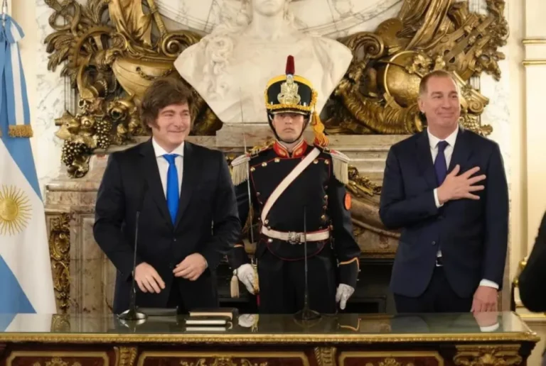 Milei reordena el gabinete y devuelve el Renaper y Deportes al Ministerio del Interior