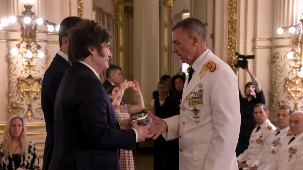 Milei entregó ascensos y sables a oficiales superiores de las Fuerzas Armadas