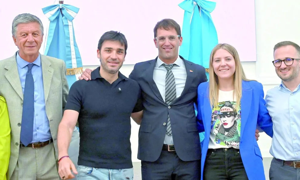 Torres puso en funciones al nuevo ministro de Producción y a la secretaria de Coordinación de Gabinete