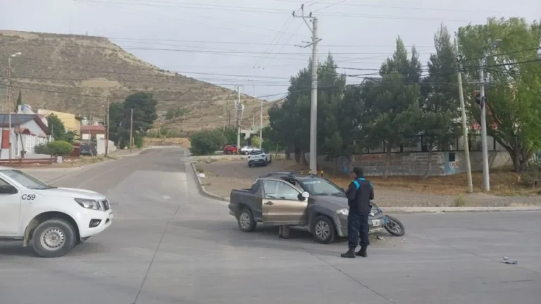 Una motociclista herida tras un accidente en barrio General Mosconi