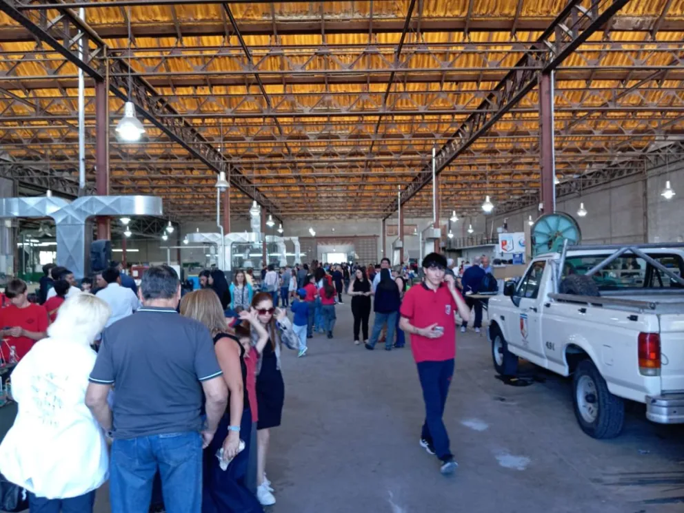 El Deán Funes presentó su exposición anual de trabajos estudiantiles