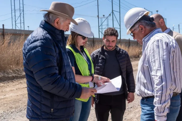 Avanza la obra del colector cloacal que beneficiará vecinos de zona sur