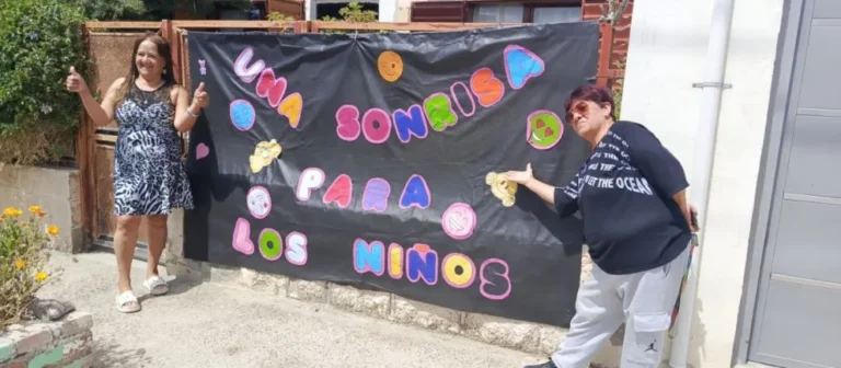 "Una sonrisa para los Niños" junta juguetes y golosinas para entregar en Navidad