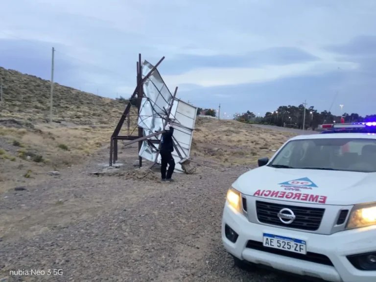 Defensa Civil atendió decenas de intervenciones por el viento y pidió colaboración a los vecinos