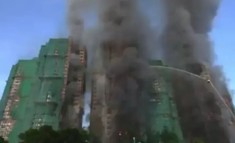 Hong Kong: cuatro muertos y ocho heridos en incendio en un edificio residencial
