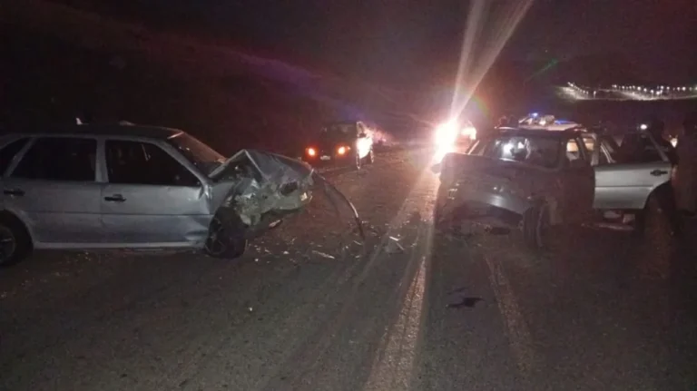 Colisión frontal en Comodoro: cuatro lesionados fueron trasladados al Hospital Regional