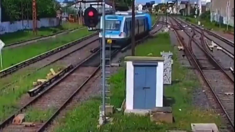 Se descarriló una formación del tren Sarmiento en Liniers: hubo al menos 19 heridos