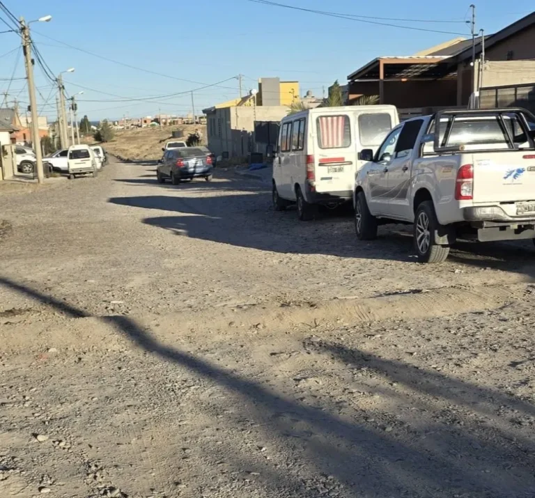 Vecinos de Palazzo colocaron lomos de burro de tierra por el exceso de velocidad de los automovilistas