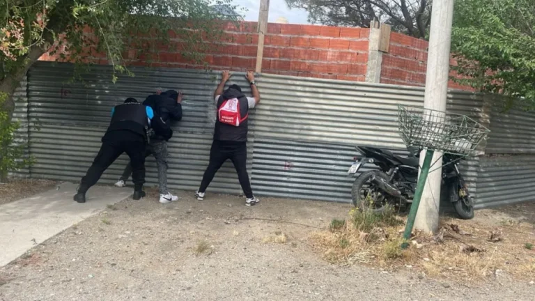 Detienen a dos hombres por un robo en grado de tentativa