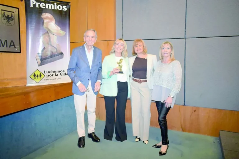 La radio comodorense FM Viva ganó el premio “Luchemos por la Vida 2025” 