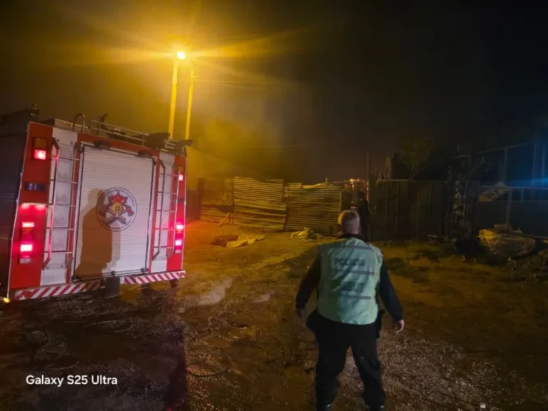 Se incendió una vivienda precaria en el Cordón Forestal