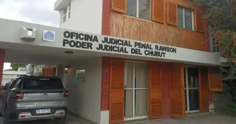 Prorrogan por un mes arresto domiciliario a imputado por violencia de género en Rawson