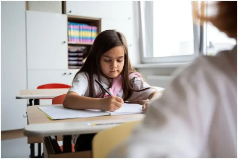 Correctores y detectores de IA: cómo integrar estas herramientas en las escuelas argentinas