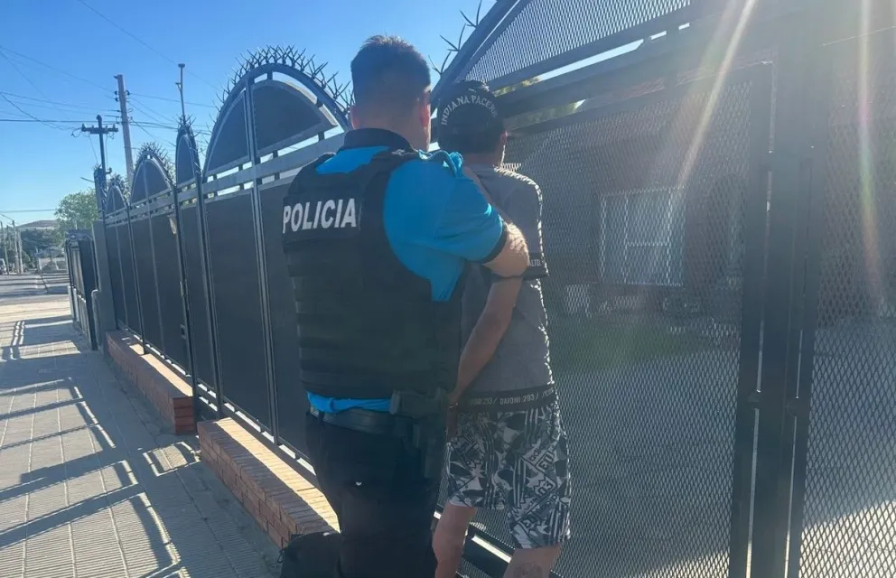 Detienen a un hombre por intento de hurto de una cubierta en barrio Pueyrredón