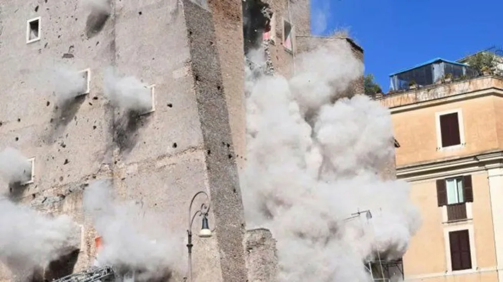 Derrumbe parcial en la Torre dei Conti de Roma deja trabajadores heridos