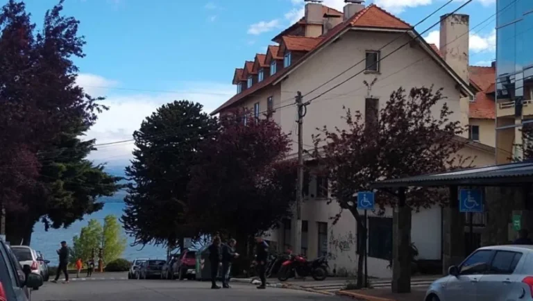 Bariloche: evacuan el edificio del Poder Judicial por amenaza de bomba