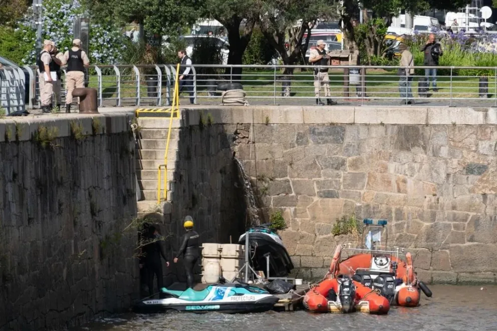 Tragedia en el Puente de la Mujer: un hombre se arrojó al agua y murió