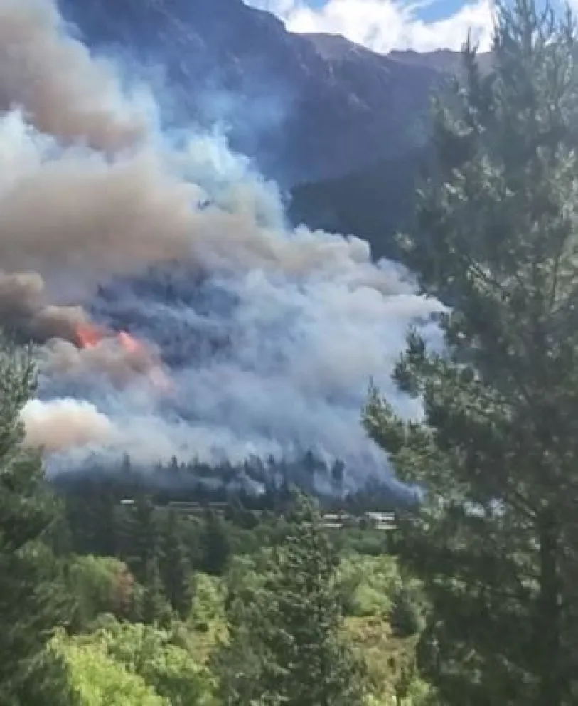 Incendio descontrolado en El Pedregoso