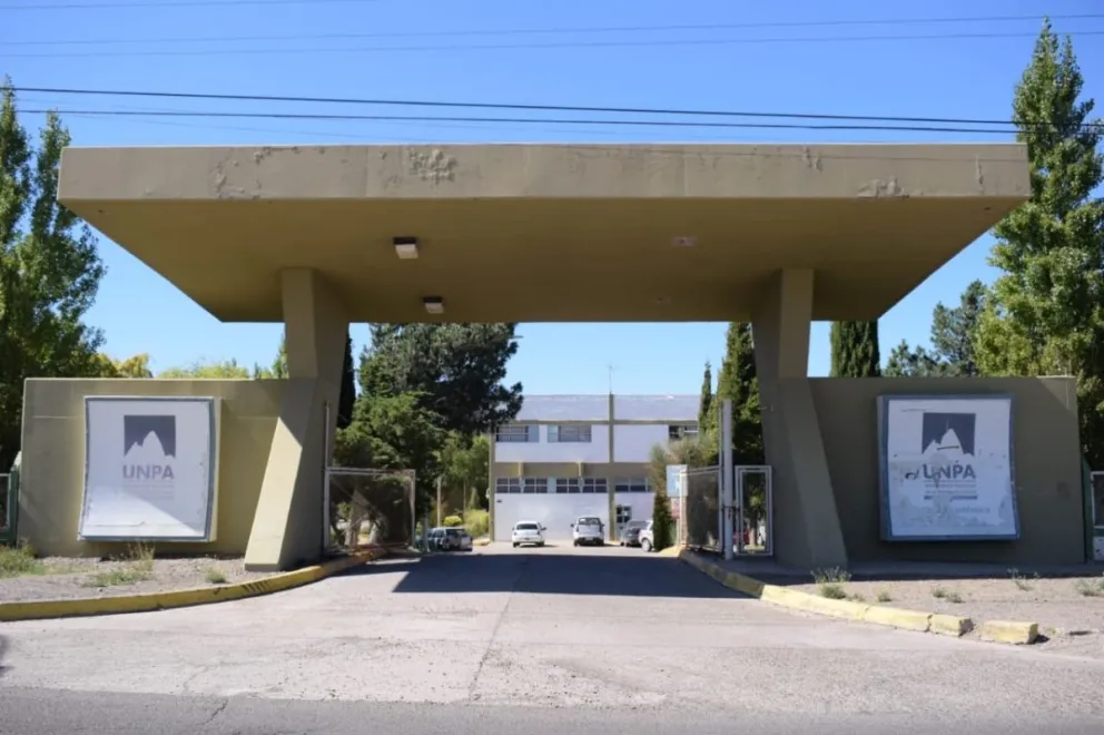 Presentarán un libro sobre cine regional y santacruceño en Caleta Olivia