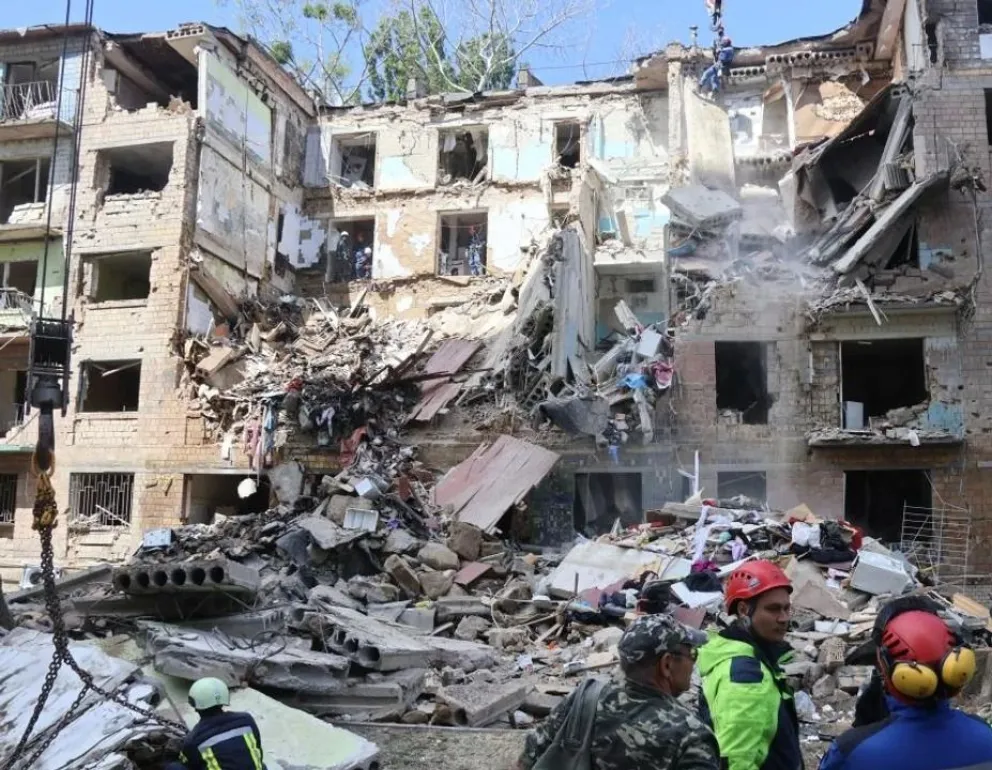 En plena negociación de paz, Rusia volvió a golpear Kiev: al menos seis muertos