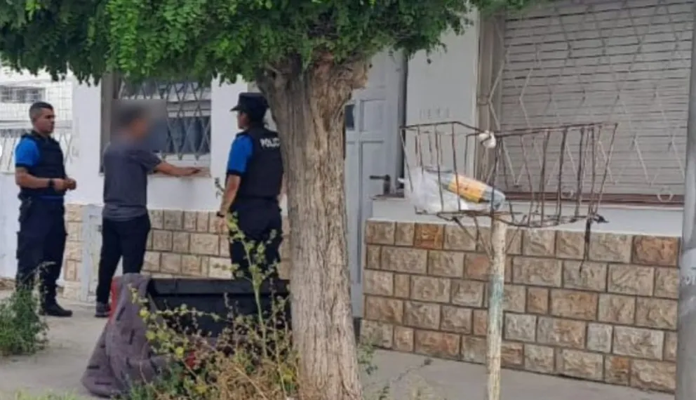 Detenido con dos televisores robados que llevaba envueltos en una frazada por calle Bouchardo