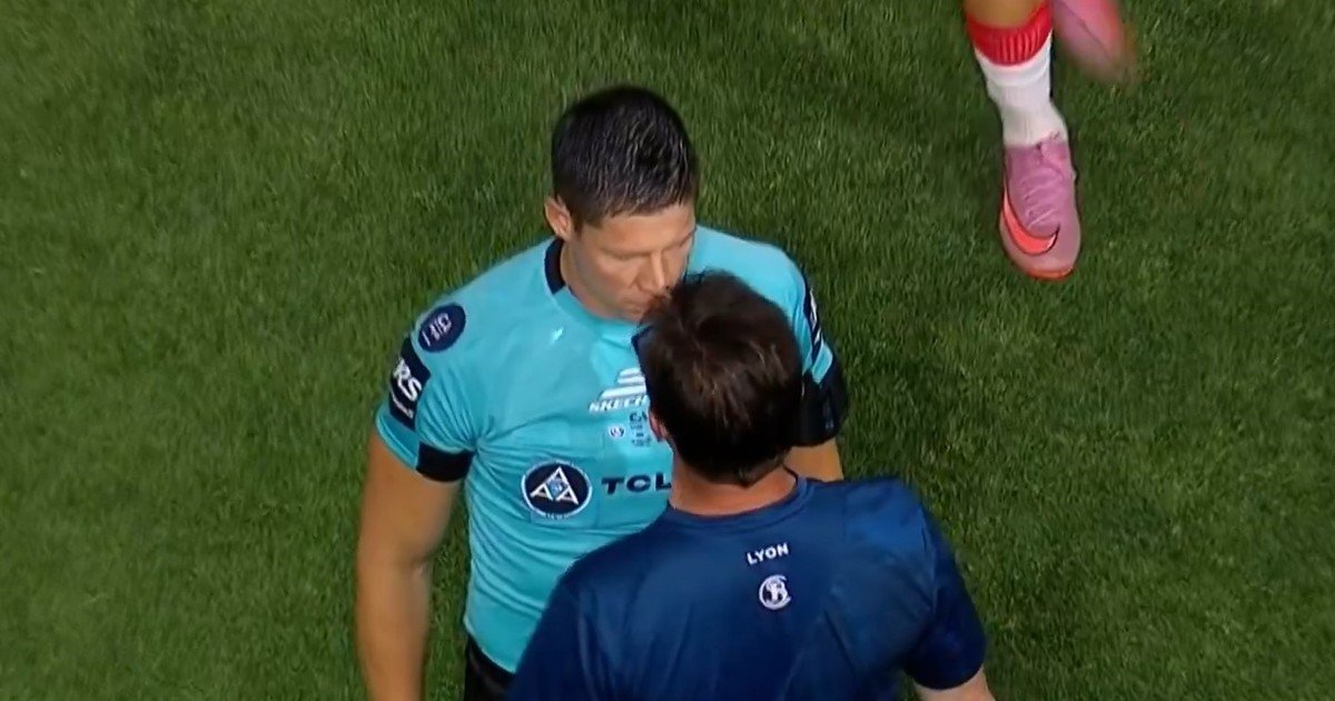 Berti se cruzó con López Muñóz, el árbitro Ramírez lo expulsó de la final de la Copa Argentina y terminaron en un picante cara a cara: "Vos sos un botón"