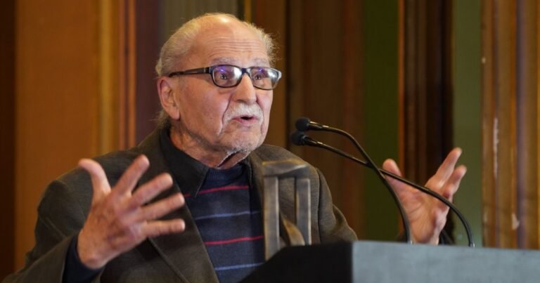 Premio Ñ a la Trayectoria para el dramaturgo Ricardo Halac, maestro del teatro argentino