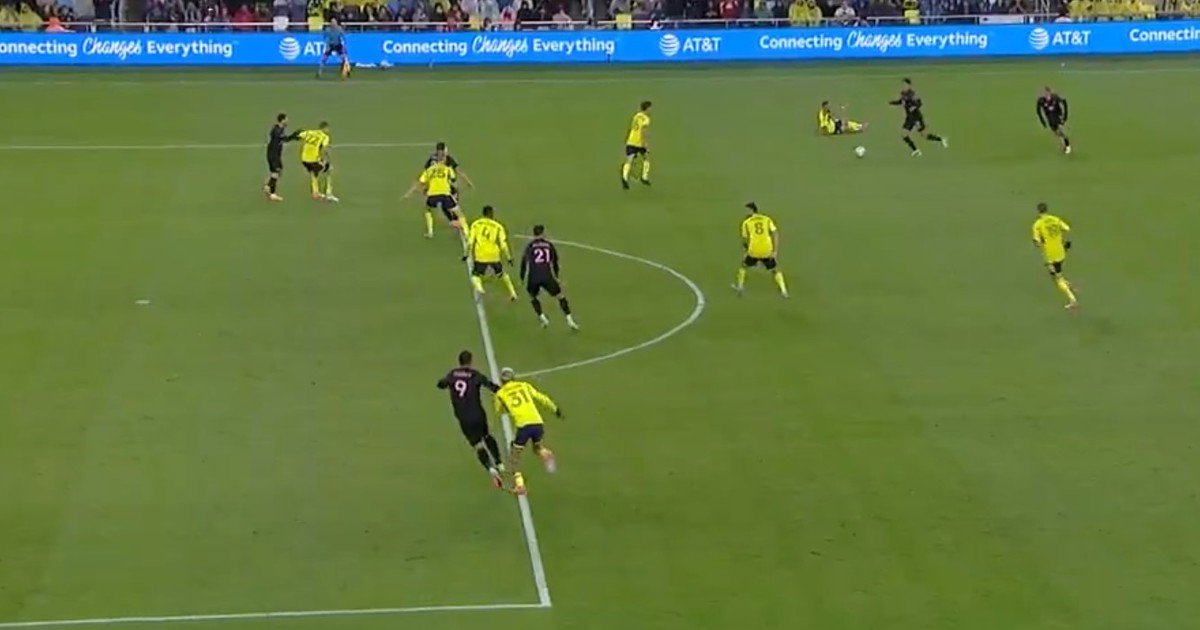 Luis Suárez suspendido por una insólita agresión en la MLS: se pierde los playoffs de Inter Miami vs Nashville que definen el futuro de Messi