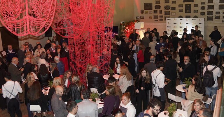 Premio Clarín Novela: ya arrancó la gala en la Casa de la Cultura y todos esperan conocer la obra ganadora