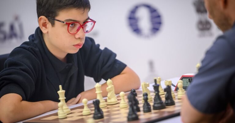 Mundial de ajedrez: Faustino Oro eliminó a un gran maestro croata y enfrentará uno de los rivales más duros de su carrera