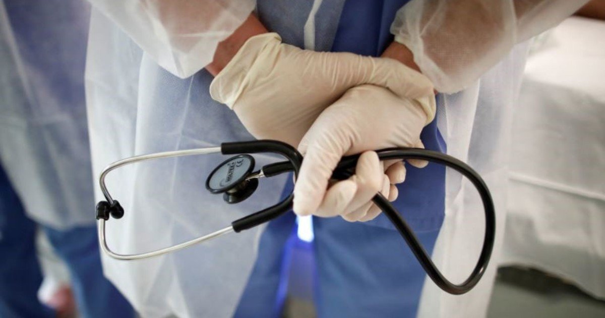 El médico que inventó enfermos: por qué ‘Knock’ sigue siendo actual a cien años