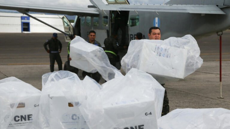 Trump acusa a Honduras de "tratar de cambiar" el resultado de las elecciones presidenciales