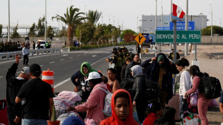 La frontera entre Perú y Chile, testigo del temor migrante ante posible ascenso de la ultraderecha