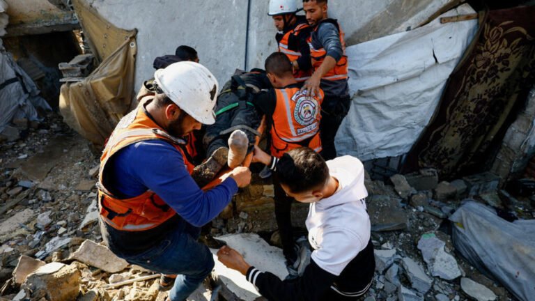 Gaza: palestinos mueren por hipotermia y municiones sin detonar