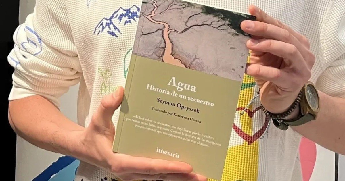 "Agua", el libro que relata la sed global desde el aguacate de México al desierto de Chile
