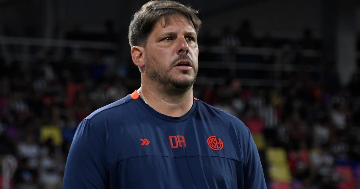 San Lorenzo busca refuerzos, pero el deseo del DT Ayude va a contramano de la agobiante realidad del club de Boedo