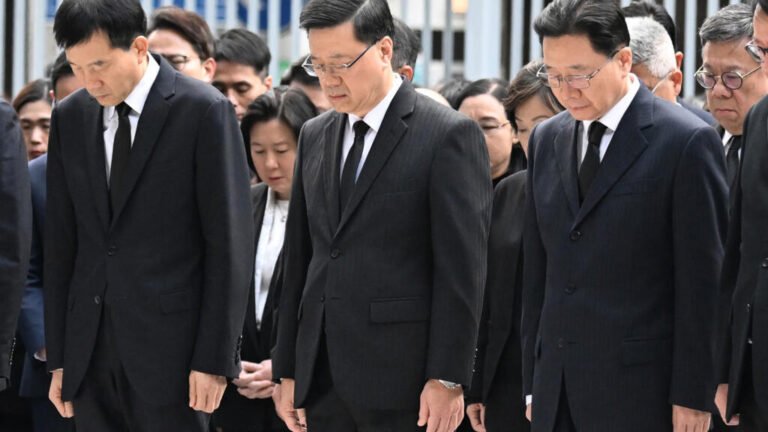 El líder de Hong Kong ordena una investigación sobre el incendio mortal que dejó 151 muertos